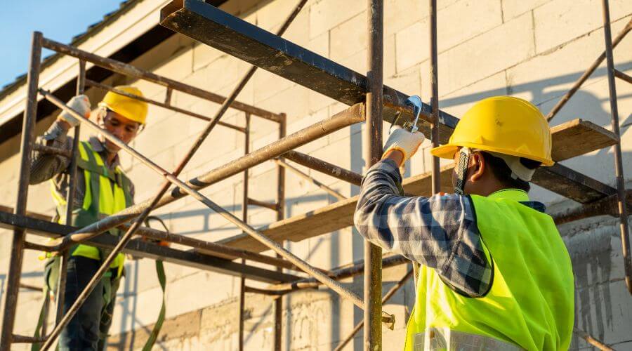 Professional fairlawn roofing services in Charlotte, MI